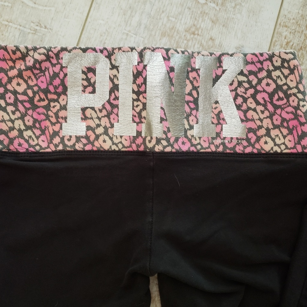 Pink yoga pants💕
